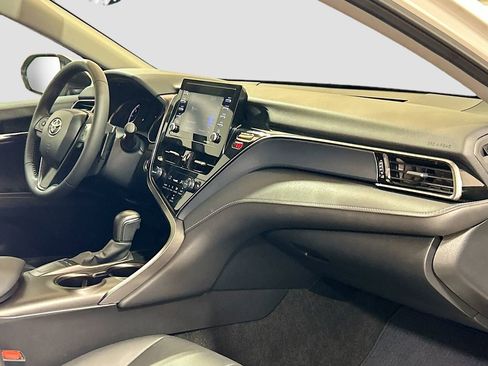 Used 2024 Toyota Camry SE w/ Convenience Package image 24