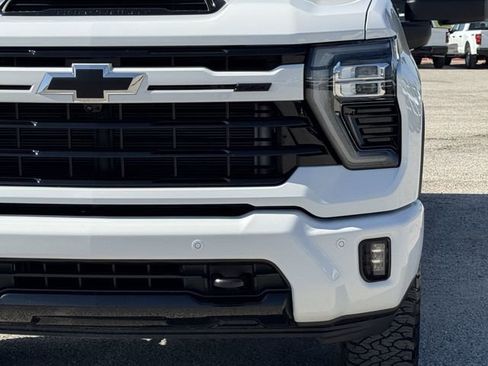 Used 2024 Chevrolet Silverado 2500 LTZ w/ LTZ Plus Package AWD/4WD image 9