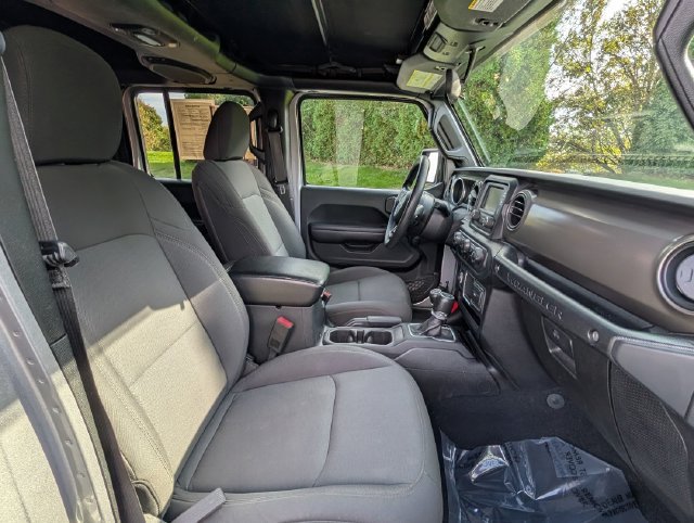 Used 2018 Jeep Wrangler Unlimited Sport AWD/4WD image 11