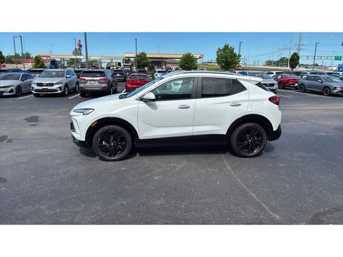 Used 2024 Buick Encore GX Sport Touring AWD/4WD image 3