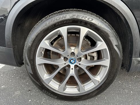 Used 2024 BMW X5 xDrive50e image 30
