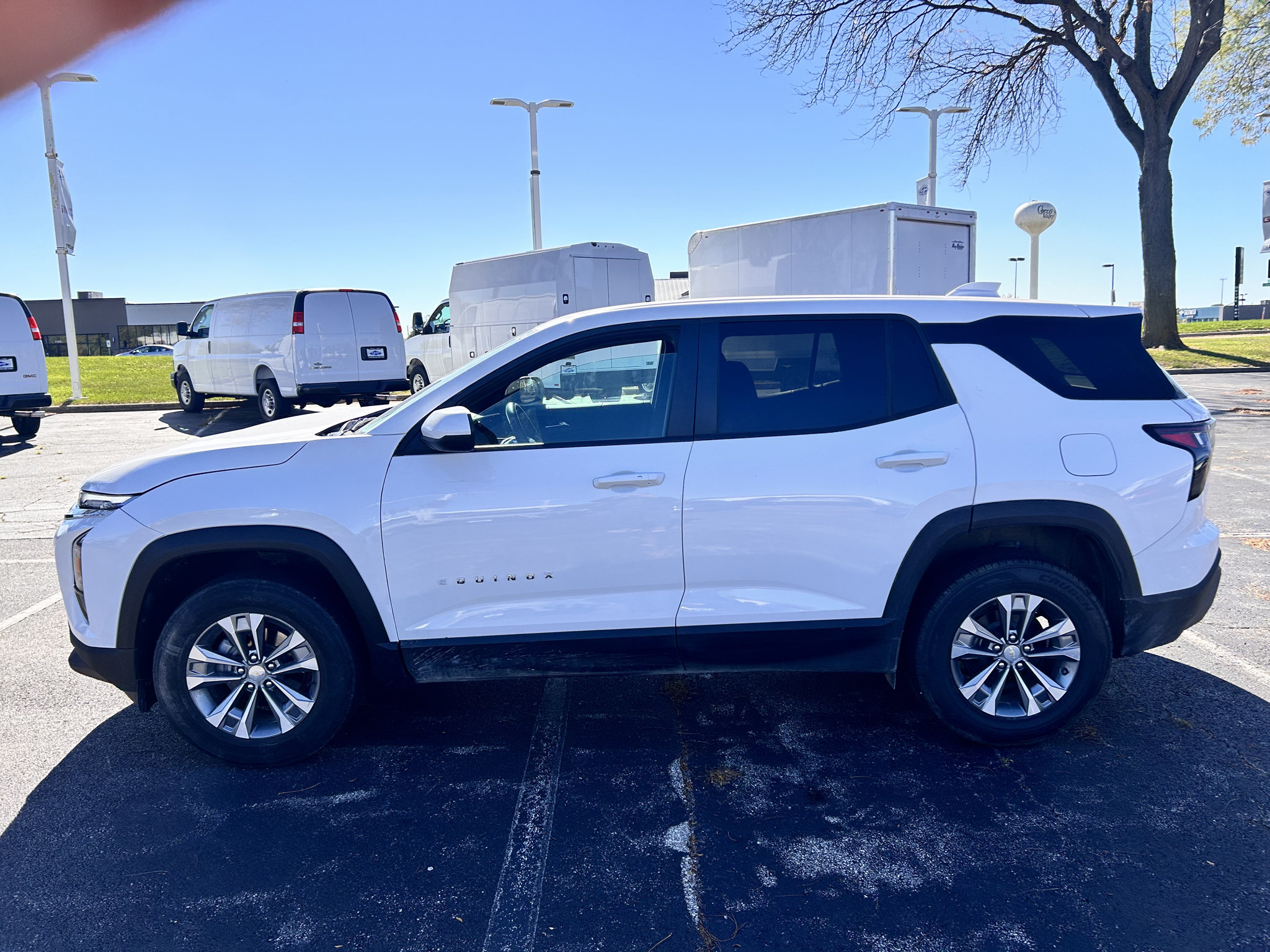 Used 2025 Chevrolet Equinox LT AWD/4WD image 4