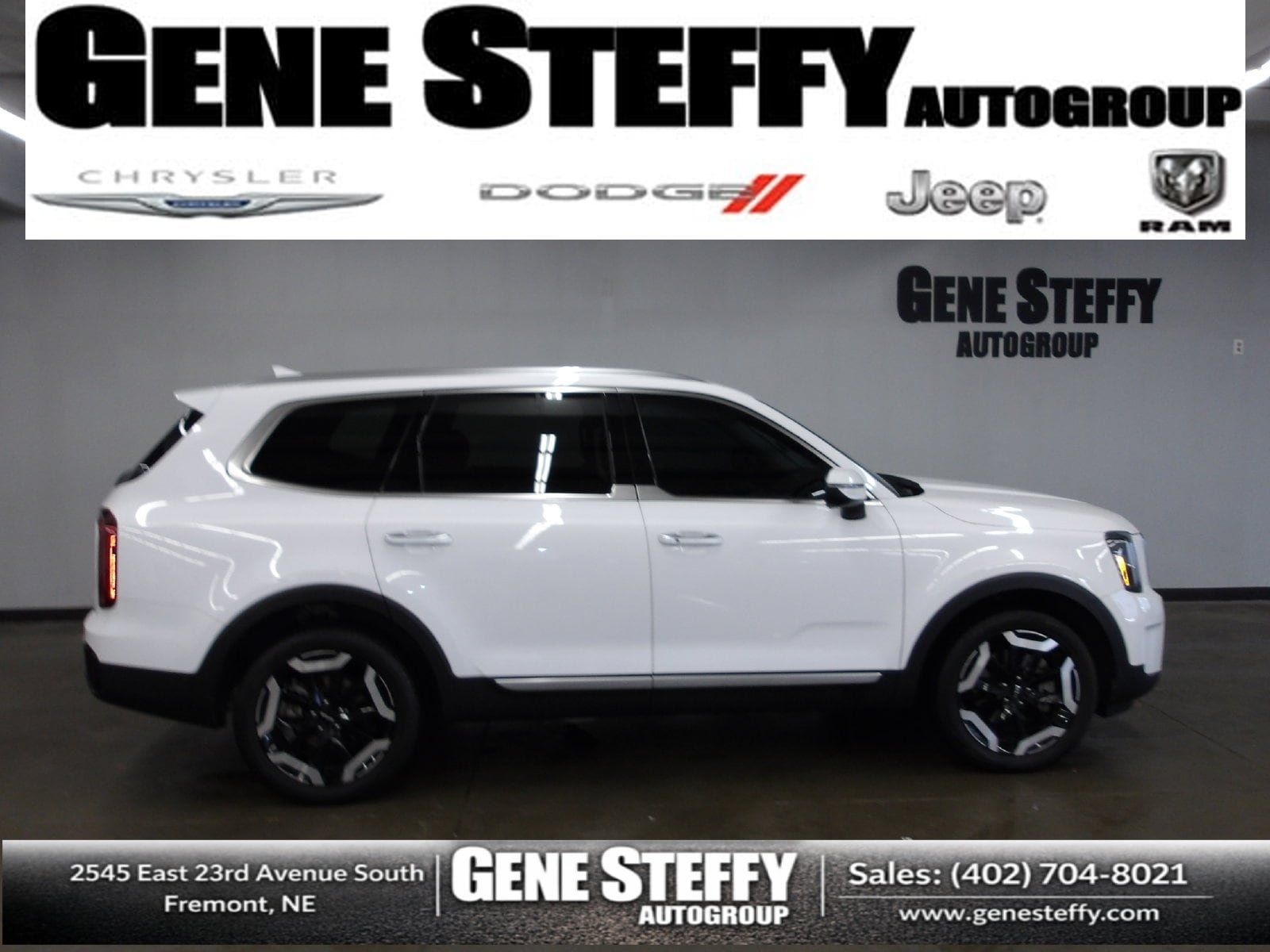 Used 2024 Kia Telluride S AWD/4WD image 1