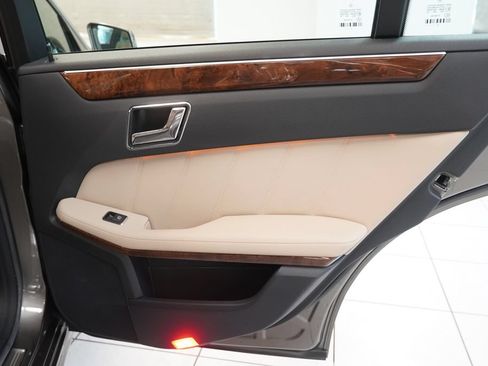 Used 2010 Mercedes-Benz E 350 Sedan image 32