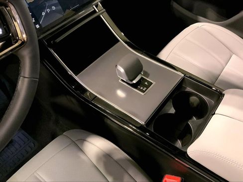 New 2026 Land Rover Range Rover Evoque S image 7