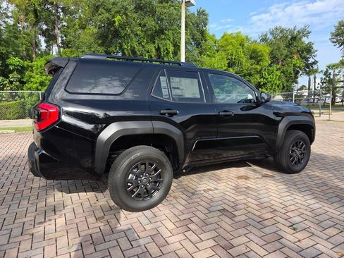 New 2026 Toyota 4Runner SR5 AWD/4WD image 11