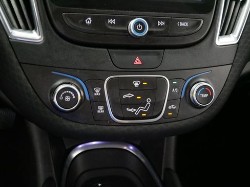 Used 2018 Chevrolet Malibu LT FWD image 23
