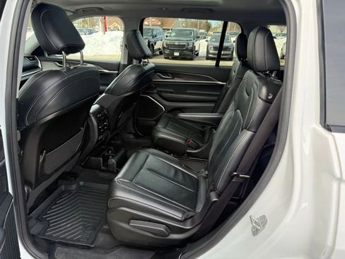 Used 2022 Jeep Grand Cherokee L Limited image 22