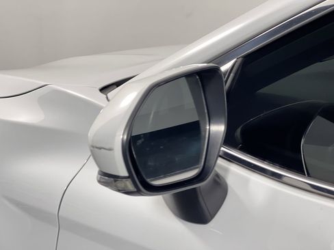 Used 2023 Toyota Camry SE image 10