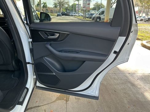 Used 2025 Audi Q7 3.0T Premium Plus image 33