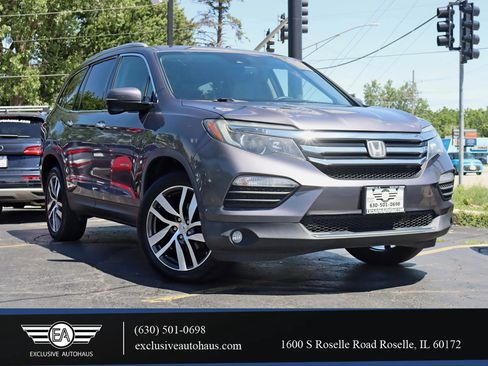 Used 2017 Honda Pilot Touring image 1