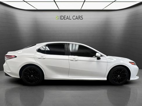 Used 2018 Toyota Camry LE FWD image 4