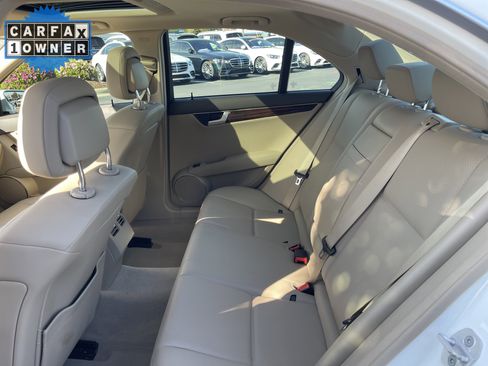 Used 2014 Mercedes-Benz C 250 Sedan image 33