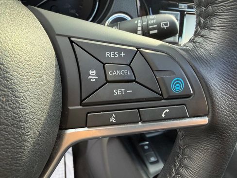 Used 2019 Nissan Rogue SV w/ Sun & Sound Touring Package image 14