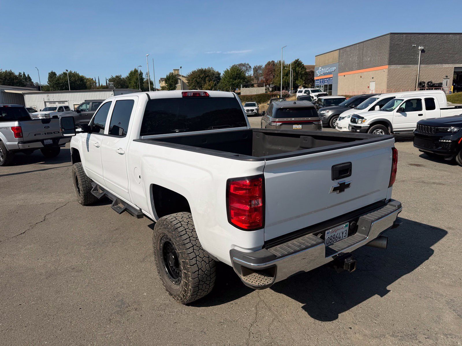 Used 2018 Chevrolet Silverado 2500 LT AWD/4WD image 3