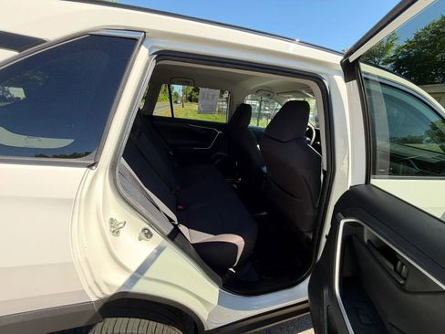 Used 2020 Toyota RAV4 LE w/ All Weather Liner Package AWD/4WD image 16