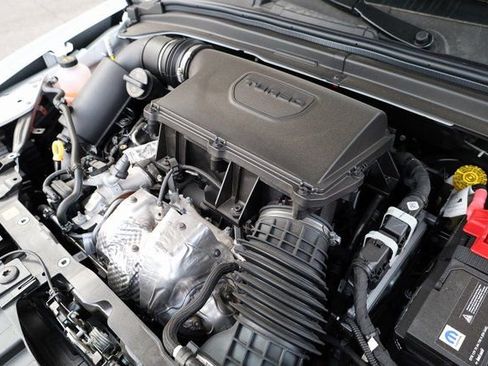 New 2025 Alfa Romeo Tonale w/ Premium Package image 9