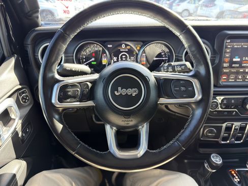 Used 2022 Jeep Wrangler Unlimited Sahara w/ Cold Weather Group AWD/4WD image 28