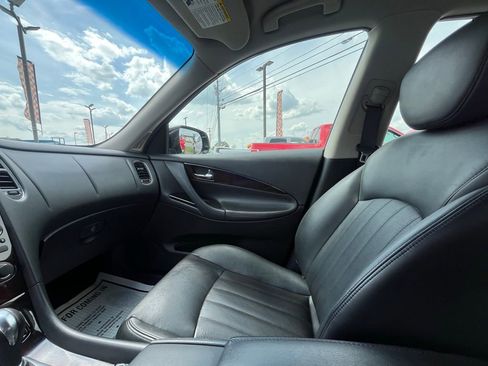 Used 2017 INFINITI QX50 2WD w/ Deluxe Touring Package image 13