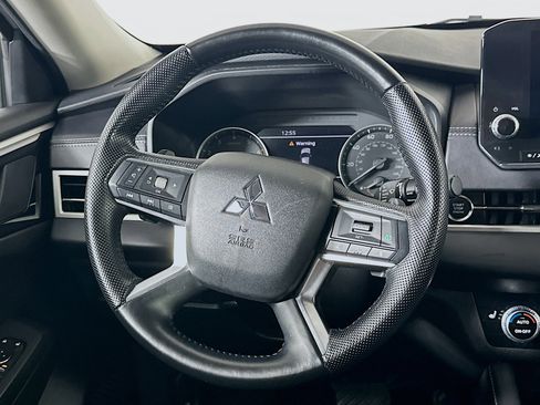 Used 2024 Mitsubishi Outlander SE Black Edition image 18