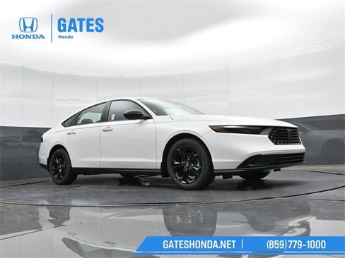 New 2025 Honda Accord SE image 32