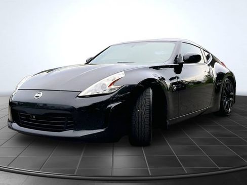 Used 2016 Nissan 370Z Coupe w/ Aerodynamics Package RWD image 4