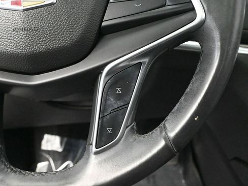 Used 2017 Cadillac XT5 Luxury image 34