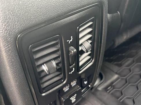 Used 2019 Dodge Durango GT AWD/4WD image 39