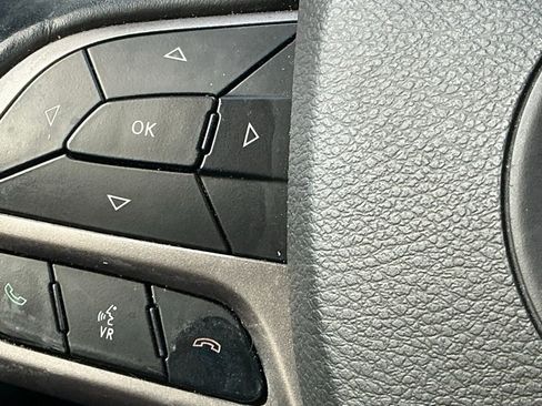 Used 2021 Jeep Cherokee Latitude Lux image 7