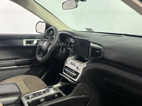 Used 2023 Ford Explorer 4WD image 32