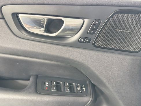 Certified 2023 Volvo XC60 B5 Plus FWD image 18
