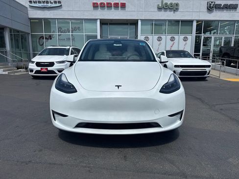 Used 2023 Tesla Model Y Long Range AWD/4WD image 2