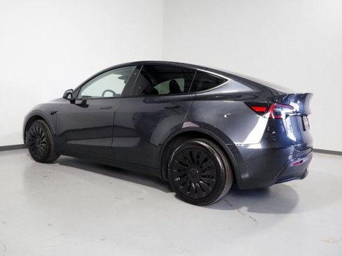 Used 2025 Tesla Model Y Long Range AWD/4WD image 8