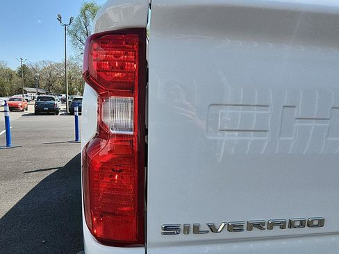 Used 2021 Chevrolet Silverado 2500 LT w/ Convenience Package image 13