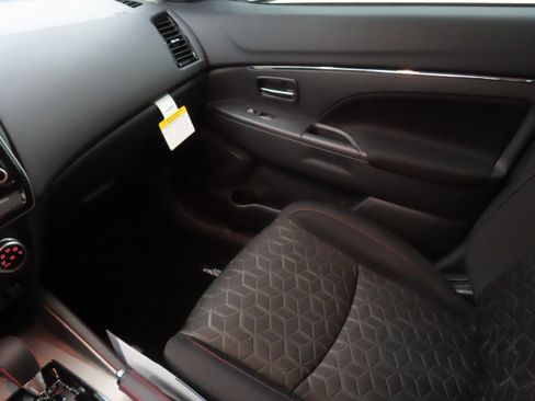 New 2026 Mitsubishi Outlander Sport LE AWD/4WD image 19