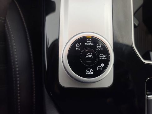 Used 2025 Mitsubishi Outlander SE image 36