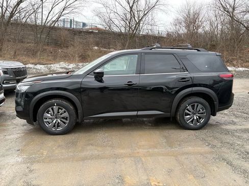 New 2026 Nissan Pathfinder SV image 2