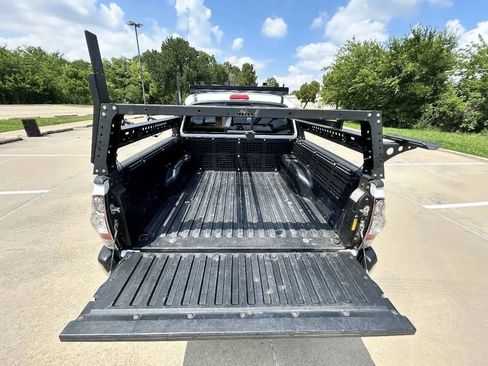 Used 2015 Toyota Tacoma PreRunner w/ SR5 Package RWD image 10