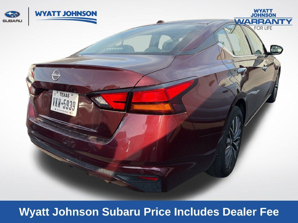 Used 2025 Nissan Altima 2.5 SV FWD image 7