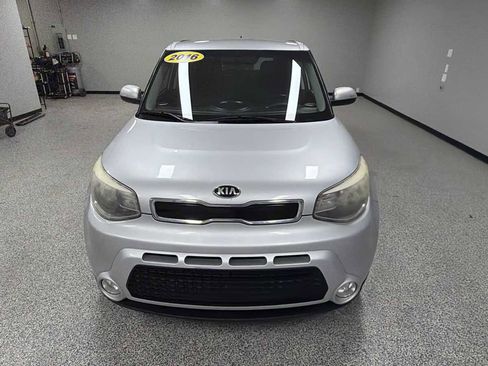 Used 2016 Kia Soul ! FWD image 8