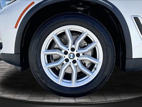 Used 2019 BMW X5 xDrive40i w/ Convenience Package AWD/4WD image 32