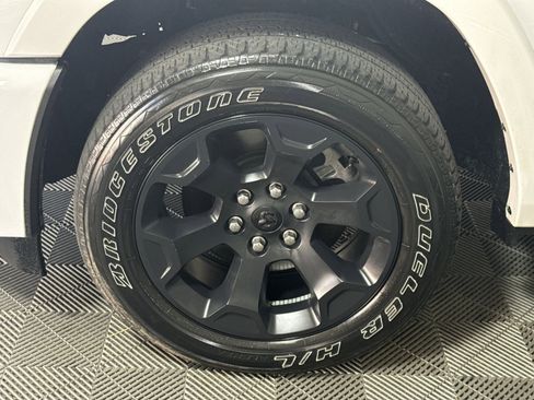 Used 2025 RAM 1500 Big Horn AWD/4WD image 12