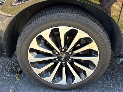 Used 2020 Lincoln Navigator L Reserve w/ Luxury Package RWD image 18
