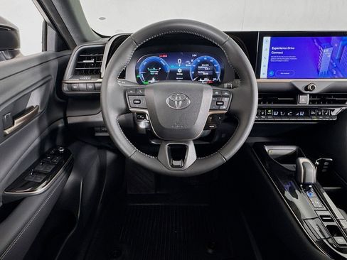 Used 2026 Toyota Crown Limited image 4