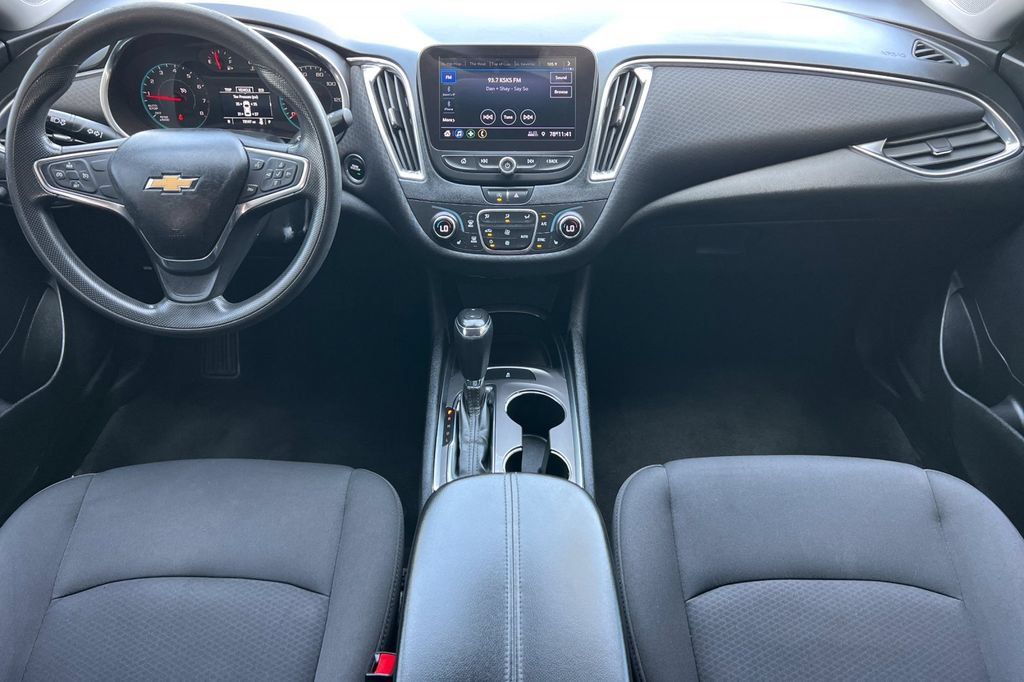 Used 2020 Chevrolet Malibu LT FWD image 15