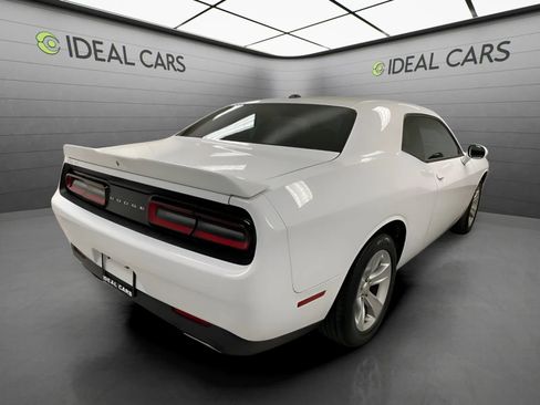 Used 2021 Dodge Challenger SXT RWD image 5