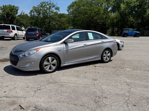 Used 2012 Hyundai Sonata Hybrid w/ Ultimate Pkg FWD image 11