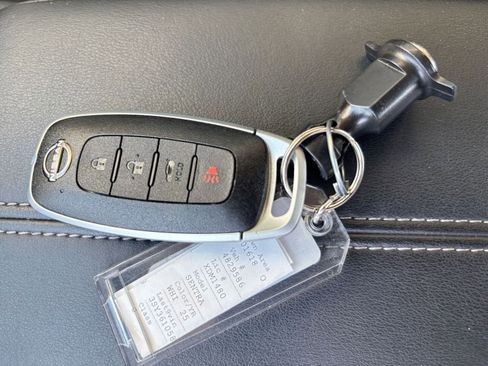 Used 2025 Nissan Sentra SV FWD image 21