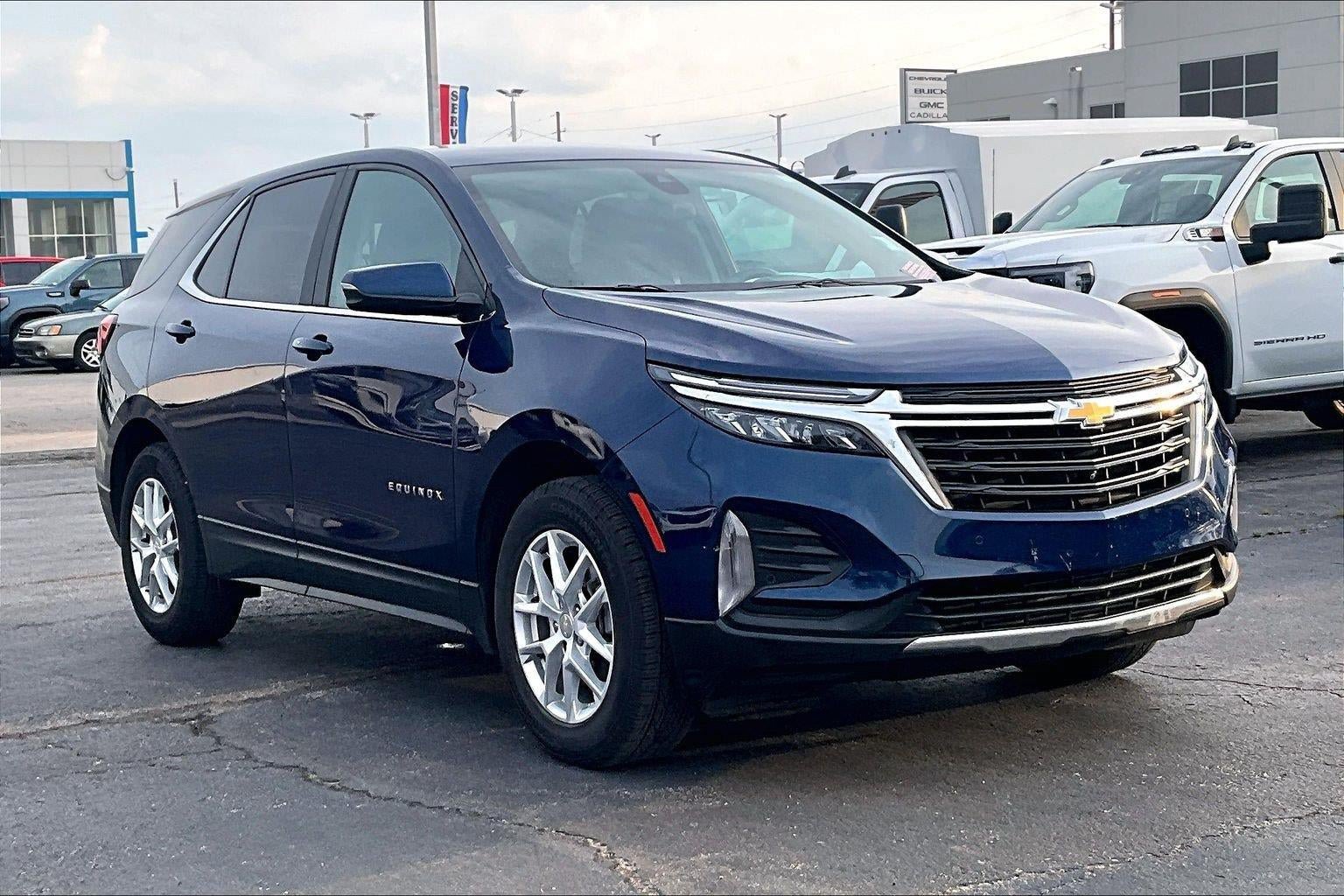 Used 2022 Chevrolet Equinox LT AWD/4WD image 1