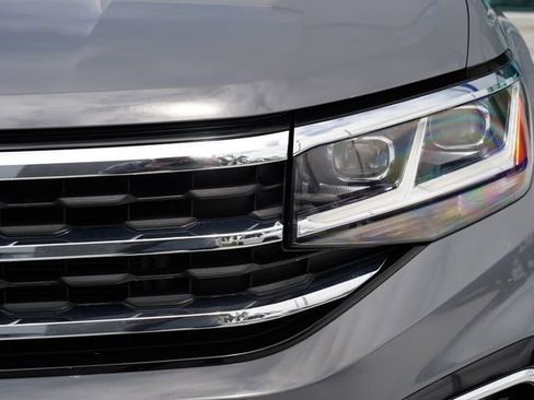 Used 2022 Volkswagen Atlas Cross Sport SEL Premium R-Line image 5